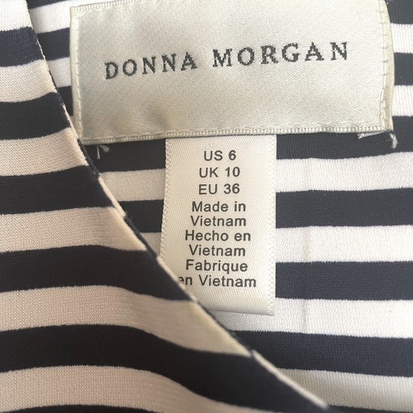 Black & white striped cold shoulder dress with bell sleeve - Picture 4 of 4